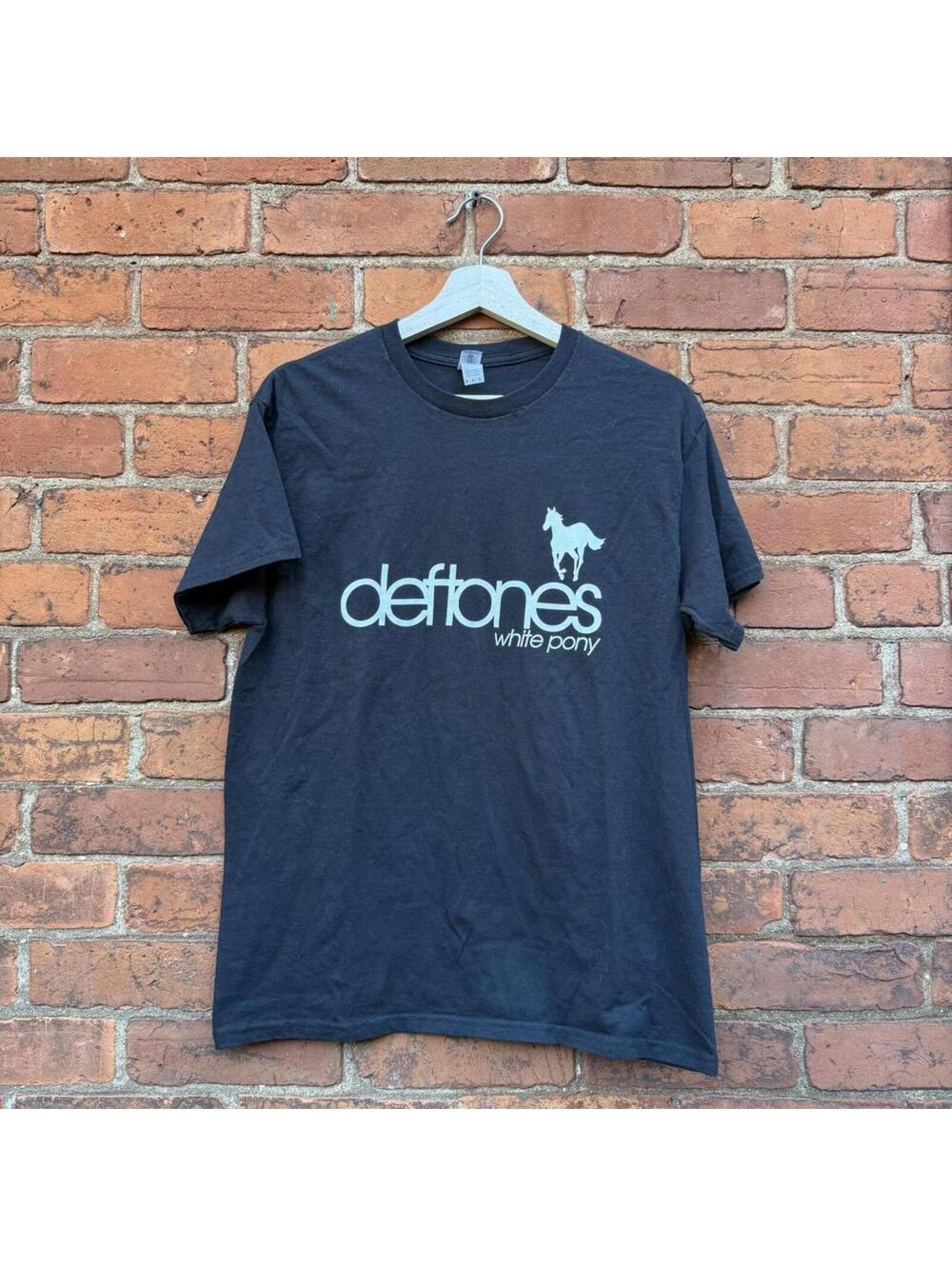 Deftones white pony t shirt M
